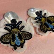 Flor Blanca/Parche de Insecto